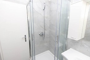 Lili-with Pool Near the sea - H