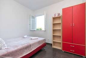 Lili-with Pool Near the sea - H