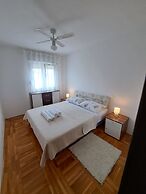 Slava - Close to the Mall - A1