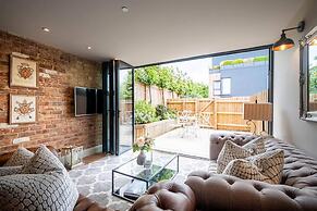 Contemporary Luxury Town House Cheltenham