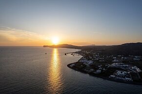 Sea Serenity Villas with Private Jacuzzi