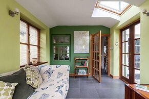Spacious 3BR in Historic Chepstow, Cottage Garden