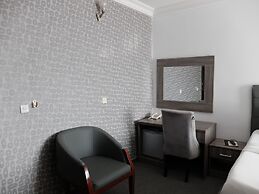 Bjorne Suites
