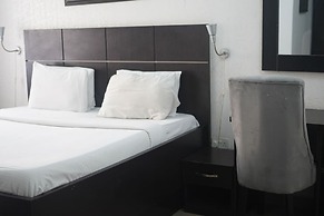 Bjorne Suites