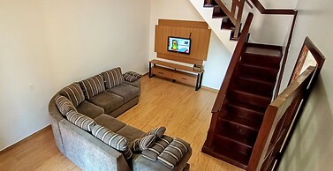 Casa com Piscina e Churrasqueira