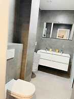 Luxury New Flat with Terrace & Parking