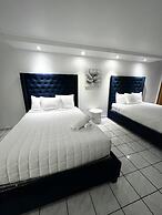 Douglas Highway Hotel