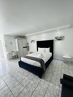 Douglas Highway Hotel