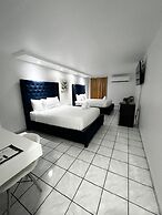 Douglas Highway Hotel