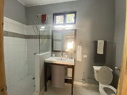 M&M Zavala Hotel and B&B