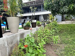 M&M Zavala Hotel and B&B