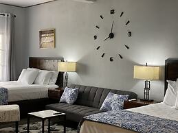 M&M Zavala Hotel and B&B