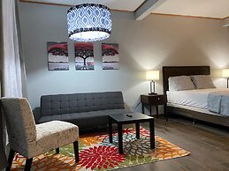M&M Zavala Hotel and B&B
