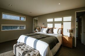 Mt Gold Retreat - Tennis court - Hot Tub