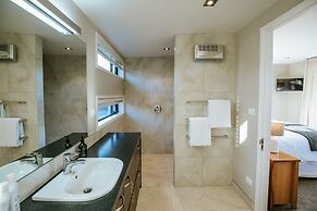 Mt Gold Retreat - Tennis court - Hot Tub