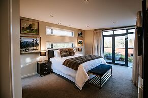 Mt Gold Retreat - Tennis court - Hot Tub