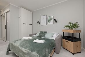Stylish Studio Ochota by Renters