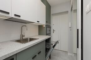 Stylish Studio Ochota by Renters