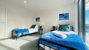 Casey Green Townhouse by GoodLive