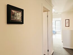 Casey Green Townhouse by GoodLive