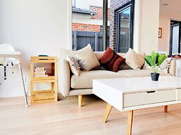 Casey Green Townhouse by GoodLive