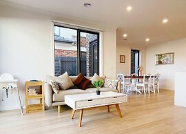 Casey Green Townhouse by GoodLive