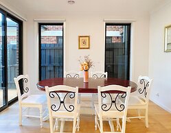 Casey Green Townhouse by GoodLive