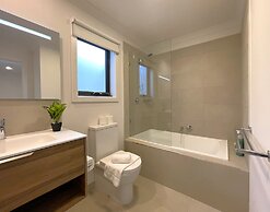 Casey Green Townhouse by GoodLive