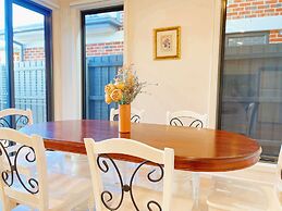 Casey Green Townhouse by GoodLive