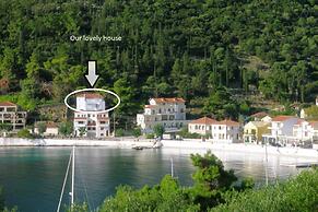 Agia Efimia Seaside 2b r Apartment