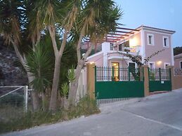Villa Verde With Outdoor Jacuzzi