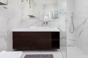 Spacious Bright Apartment by Renters