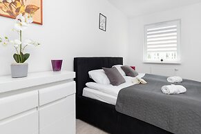 Spacious Bright Apartment by Renters