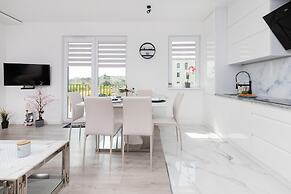 Spacious Bright Apartment by Renters