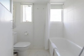 Compact & Light Studio Flat - Ladbroke Grove