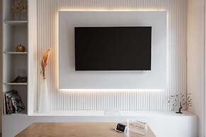 Acropolis Sherlock Residence