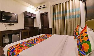 Roomshala 059 Sp Lodge