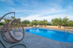 Ariadni di Olivio Villa