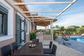 Ariadni di Olivio Villa