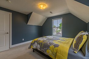 Central Cleveland Gem W/ Direct Skyline View! 2 Bedroom Home by Redawn