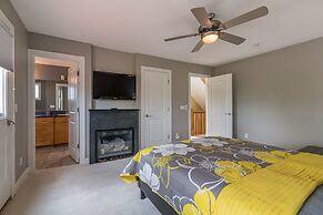 Central Cleveland Gem W/ Direct Skyline View! 2 Bedroom Home by Redawn