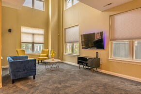 Central Cleveland Gem W/ Direct Skyline View! 2 Bedroom Home by Redawn