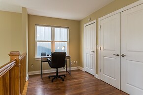 Central Cleveland Gem W/ Direct Skyline View! 2 Bedroom Home by Redawn