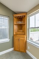 Central Cleveland Gem W/ Direct Skyline View! 2 Bedroom Home by Redawn