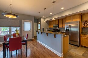 Central Cleveland Gem W/ Direct Skyline View! 2 Bedroom Home by Redawn