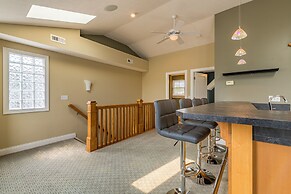 Central Cleveland Gem W/ Direct Skyline View! 2 Bedroom Home by Redawn