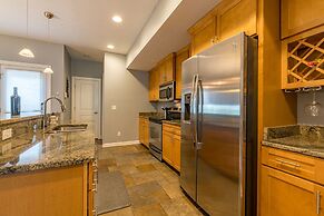 Central Cleveland Gem W/ Direct Skyline View! 2 Bedroom Home by Redawn