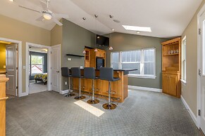 Central Cleveland Gem W/ Direct Skyline View! 2 Bedroom Home by Redawn