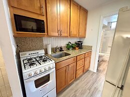 Bright Kalakauan Apartment 1 Bedroom Condo by RedAwning