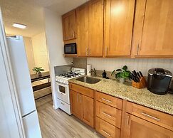 Bright Kalakauan Apartment 1 Bedroom Condo by RedAwning